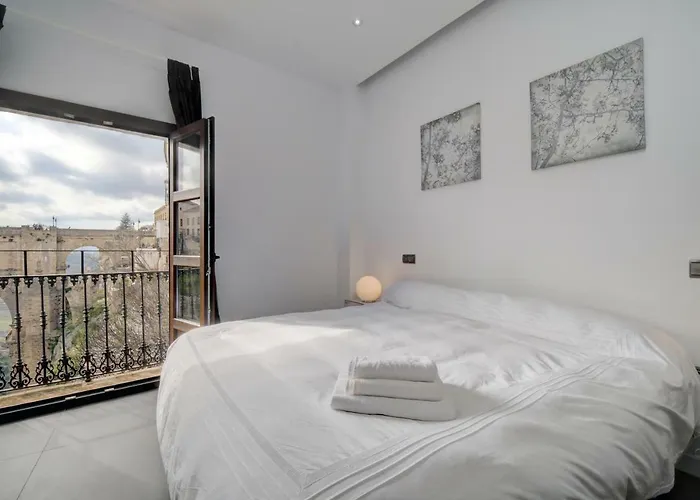 Wonderful Views In Luxury רונדה